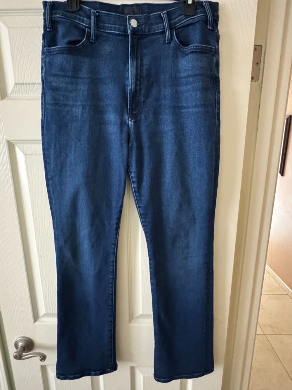 Mother Denim LIL' HUSTLER HEEL, Size 34. LIL (petites)